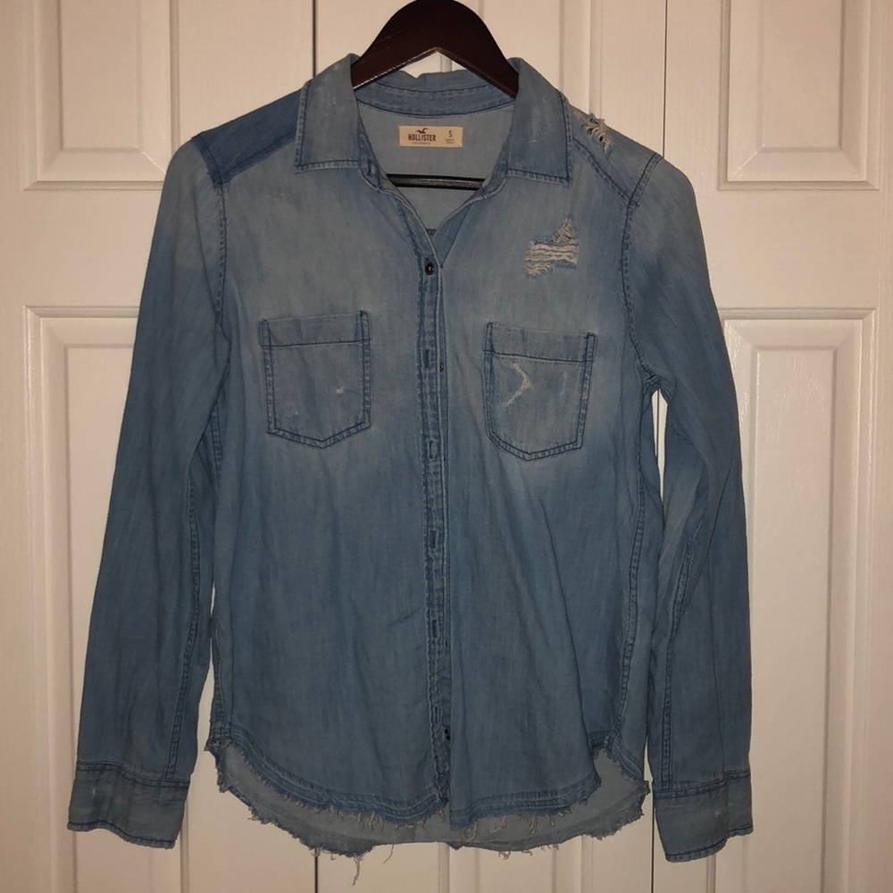 Denim button down long sleeve!!